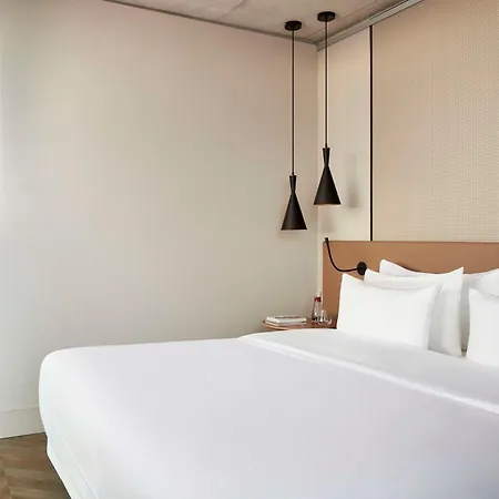 מלון Nh Collection Frankfurt Spin Tower 4*